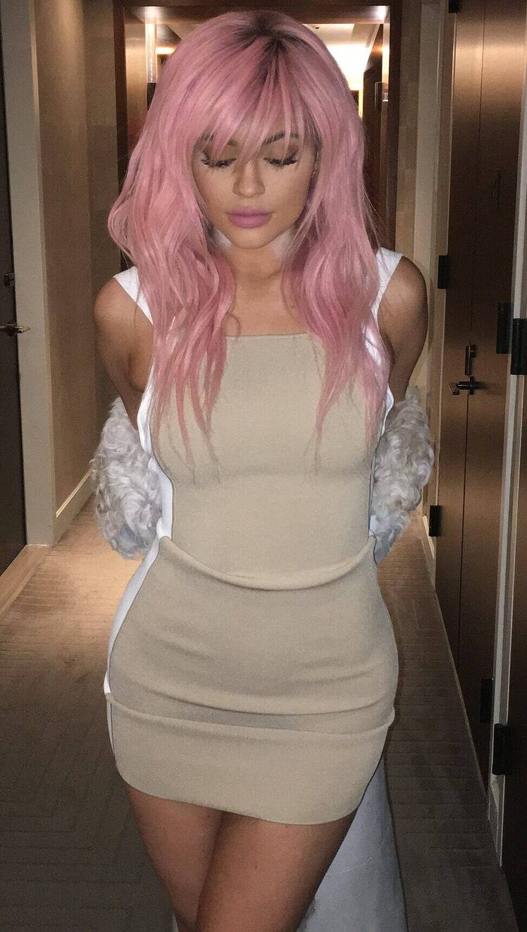 Kylie Jenner Posts Never-Before-Seen Photos on Instagram, Gives a Glimpse Into Her Edgy Evolution 3 Kylie Jenner4 e1760723834988