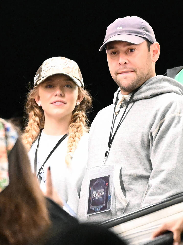 Sydney Sweeney Humiliated Scooter Braun By ‘Grinding’ On Glen Powell at Her Birthday Bash (Exclusive) 3 MEGA1373536 044