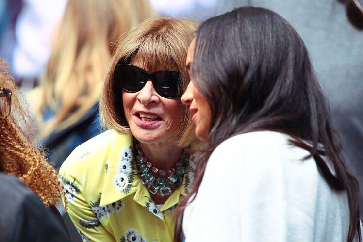Meghan Markle Was ‘Determined’ to Schmooze With Anna Wintour in Paris: ‘It Was a Huge Deal to Her’ 4 Meghan Courting Anna Meghan Courting AnnaGettyImages 1172995993 1.jpg master scaled